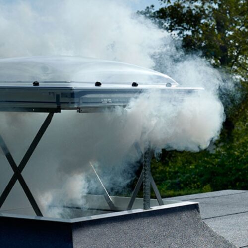 VELUX Klaaspaketiga suitsueemaldusaken