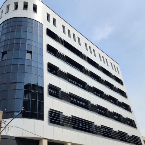 Kõrgsurvelaminaat (HPL) fassaadiplaat PeliCompact Plain Colors