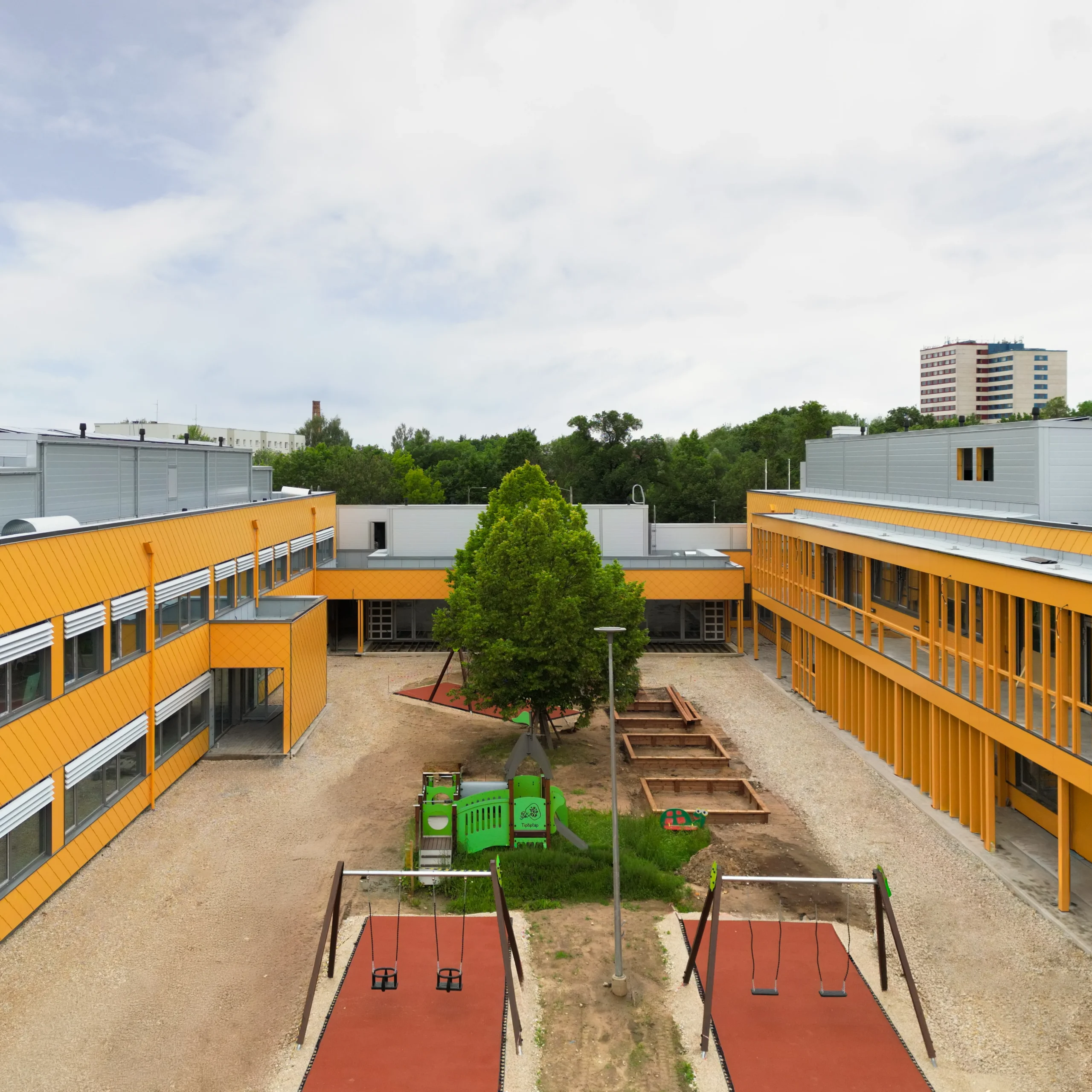 Bestor-Cedral-Slate-kiudtsement-fassaadiplaat-Tahtvere-lasteaed-referentsfotod-(1)