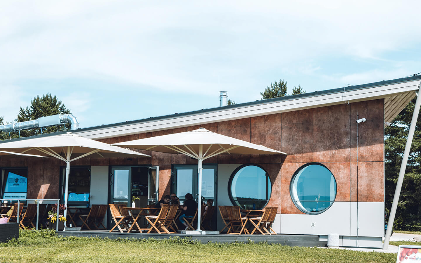 Bestor-Equitone-Inspiria-Equitone-Coloura-kiudtsement-fassaadiplaat-Osterby-sadamahoone-referentspilt1